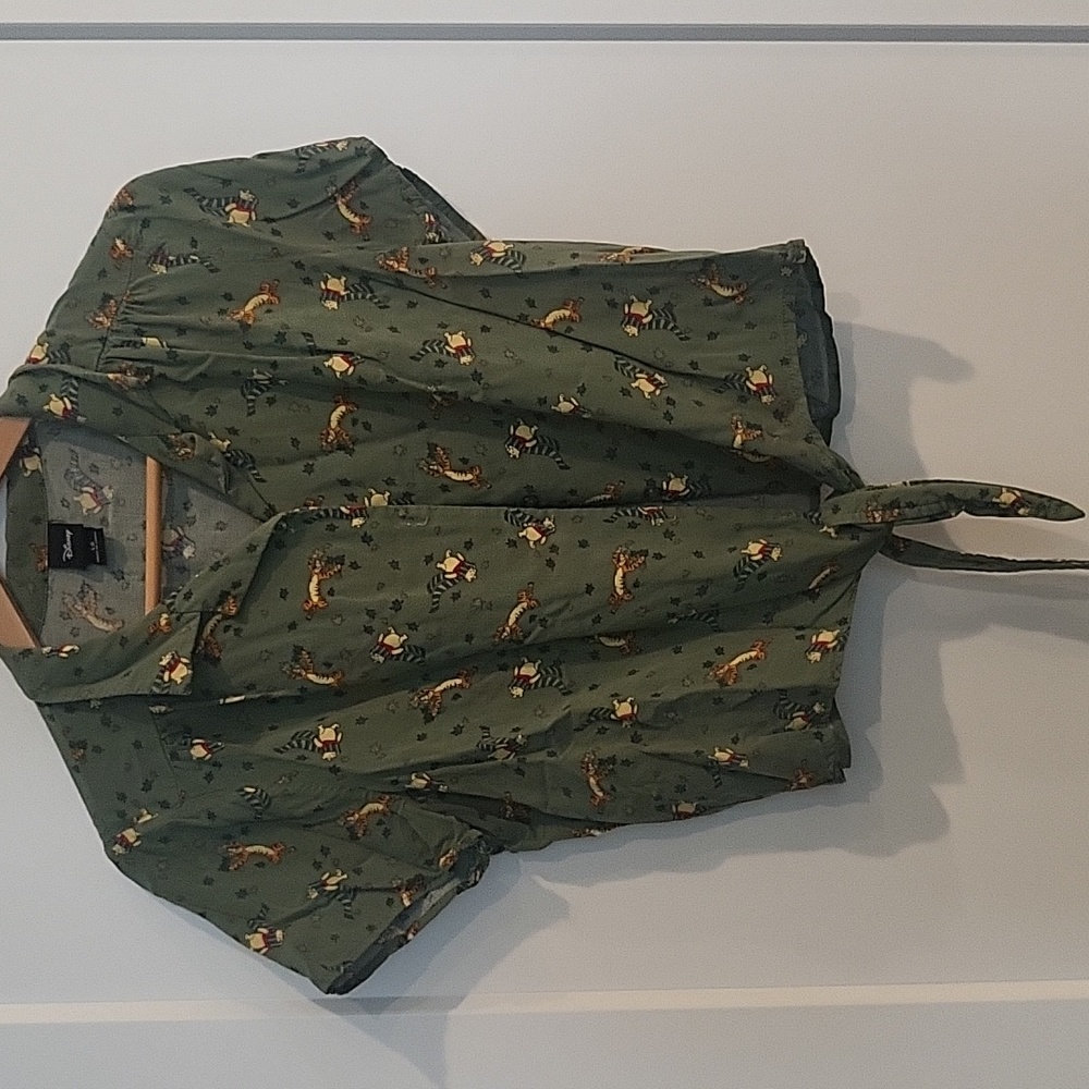 Winnie the Pooh cropped button up